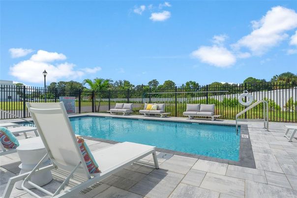 Exterior, Pool