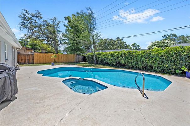 Exterior, Pool