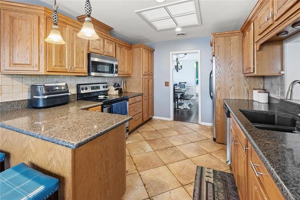 Interior, Kitchen, Pendant Lights, Recessed Lighting, Stainless Steel Appliances
