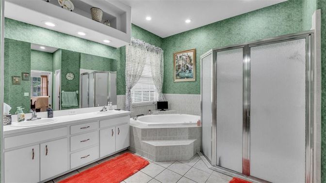 Bathroom, Dual Sink Vanities, Interior, Recessed Lighting