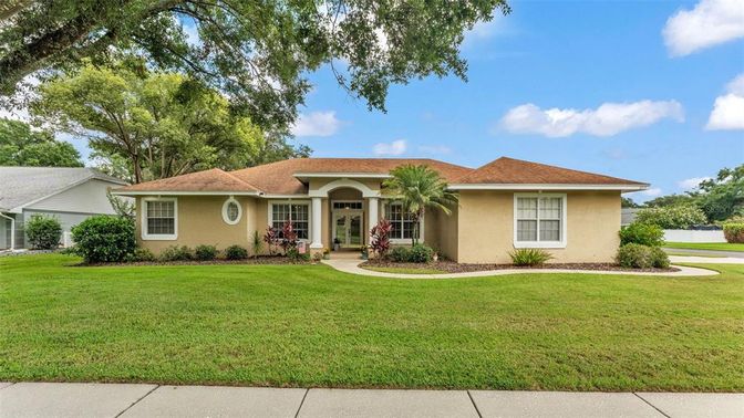 Backyard, Exterior, Facade, Ranch