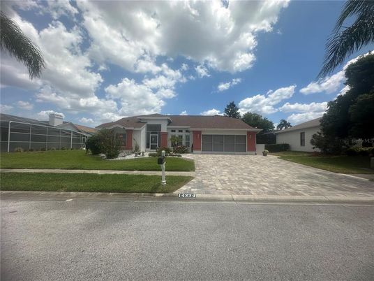 Attached, Exterior, Facade, Ranch