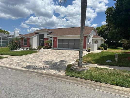 Attached, Exterior, Facade, Ranch