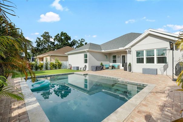Exterior, Pool