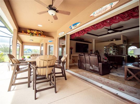 Dining room, Interior, Living room, Recessed Lighting