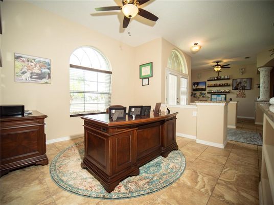 Home Office, Interior