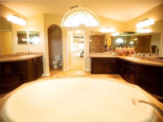 Bathroom, Dual Sink Vanities, Interior
