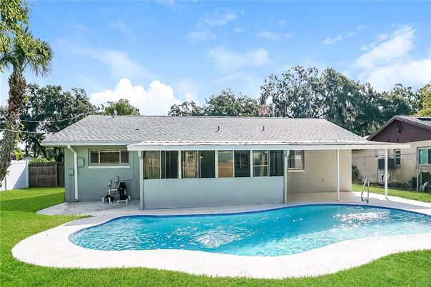Exterior, Pool