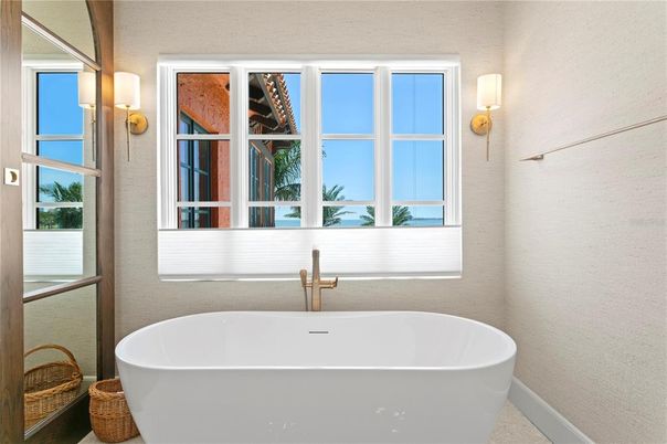 Bathroom, Free Standing Baths, Interior