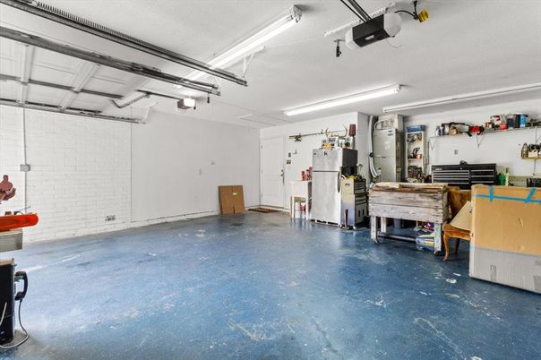 Garage, Interior