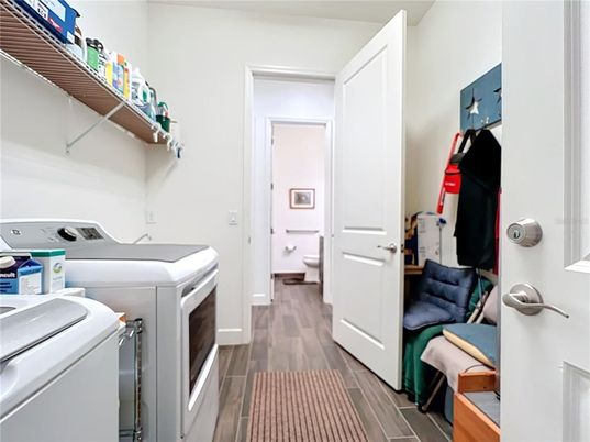 Interior, Washer, Wood Texture Flooring