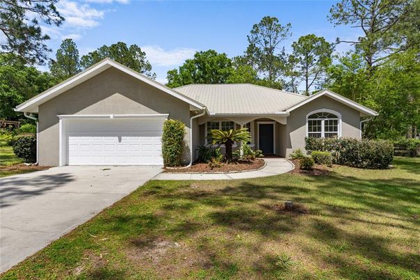 Attached, Exterior, Facade, Ranch