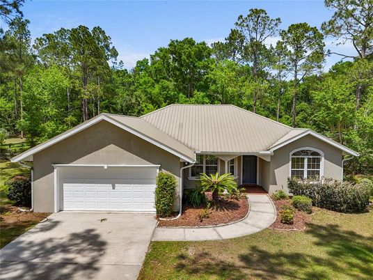 Attached, Exterior, Facade, Ranch