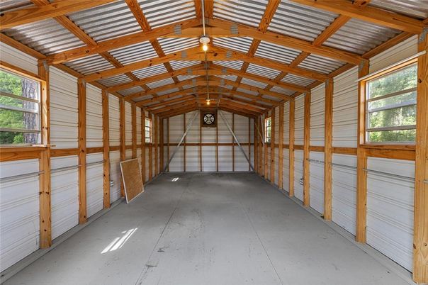 Garage, Interior, Wooden Beams