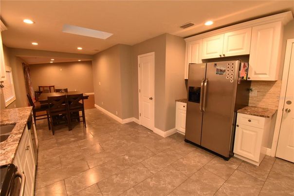 Dining room, Interior, Kitchen, Recessed Lighting