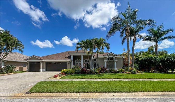 Attached, Exterior, Facade, Ranch