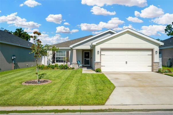 Attached, Exterior, Facade, Ranch