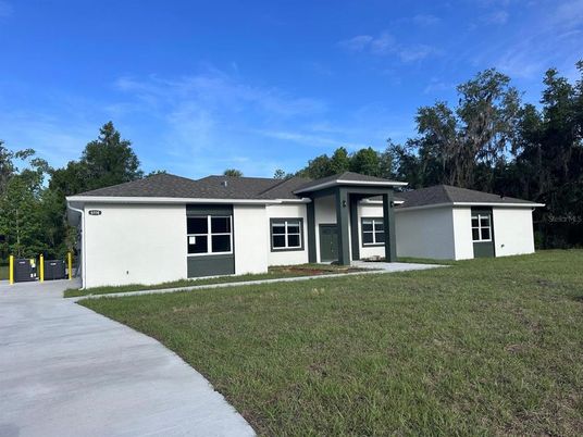 Backyard, Exterior, Facade, Ranch