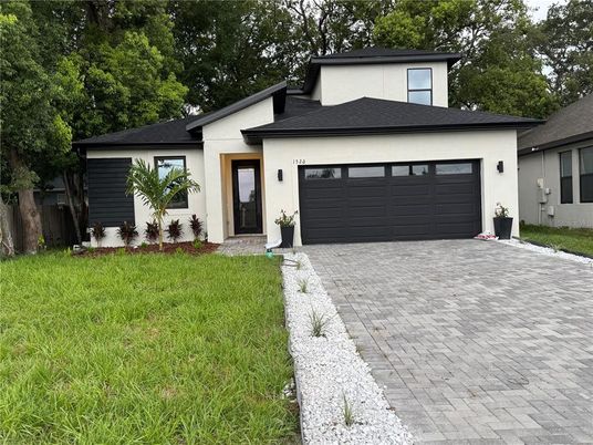 Attached, Exterior, Facade, Ranch