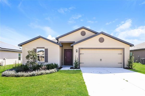 Attached, Exterior, Facade, Solar Panels, American Craftsman