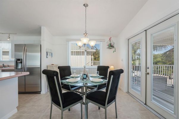 Dining room, Interior, Kitchen, Pendant Lights, Stainless Steel Appliances