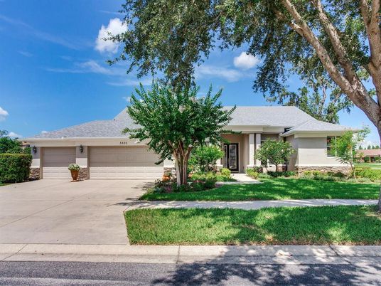 Attached, Exterior, Facade, Ranch