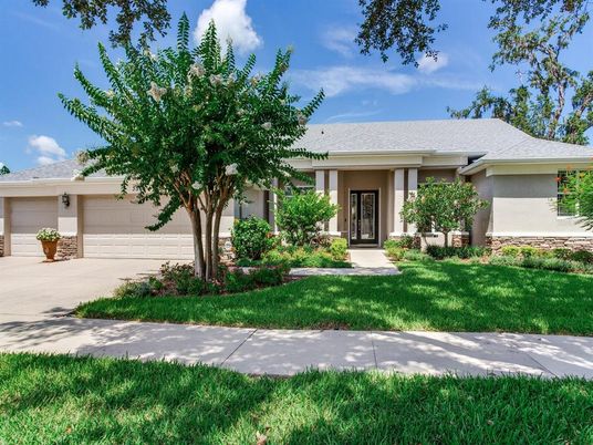 Attached, Exterior, Facade, Ranch