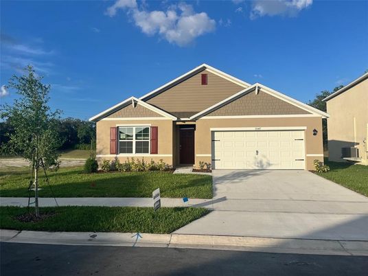 Attached, Exterior, Facade, American Craftsman
