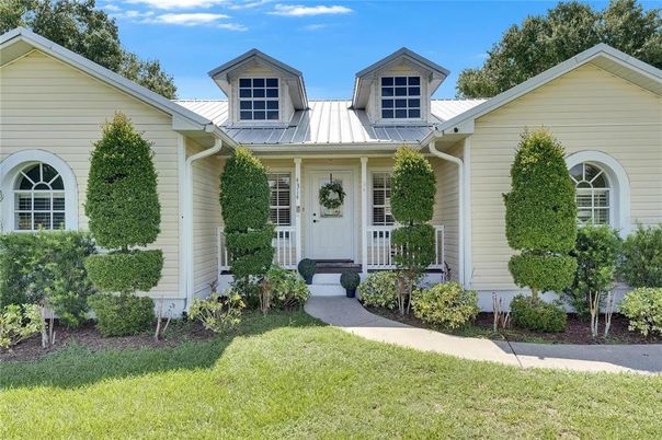 Exterior, Facade, American Craftsman