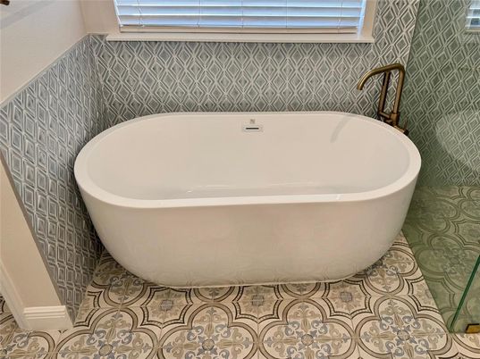 Bathroom, Free Standing Baths, Interior