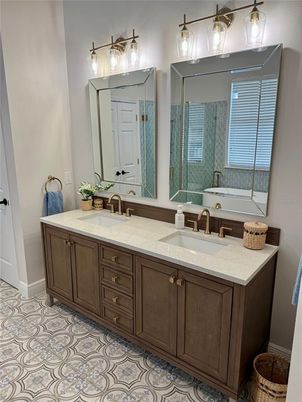 Bathroom, Dual Sink Vanities, Interior
