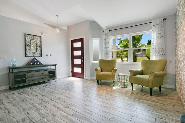 Interior, Pendant Lights, Wood Texture Flooring
