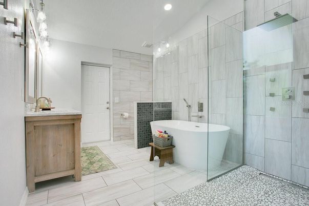 Bathroom, Free Standing Baths, Glass Shower, Interior, Recessed Lighting
