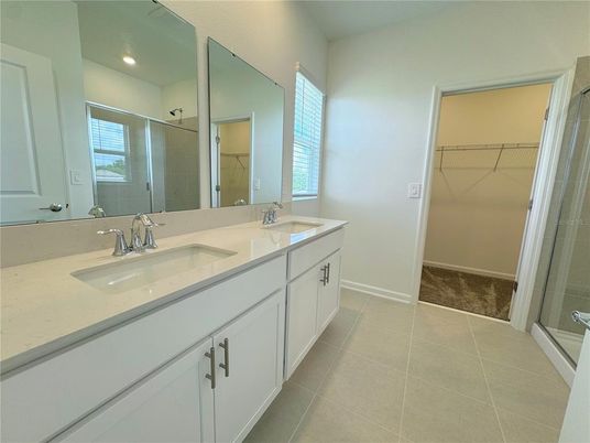 Bathroom, Dual Sink Vanities, Interior, Recessed Lighting