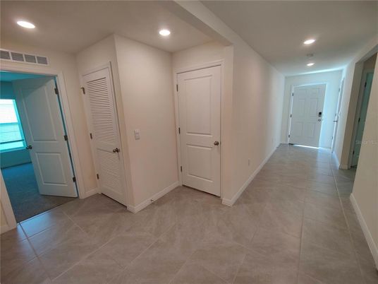 Empty room, Interior, Recessed Lighting