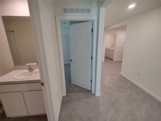 Bathroom, Interior, Recessed Lighting