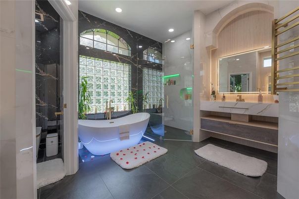 Bathroom, Free Standing Baths, Glass Shower, Interior, Recessed Lighting
