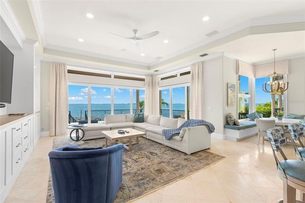 Dining room, Interior, Living room, Pendant Lights, Recessed Lighting, Water