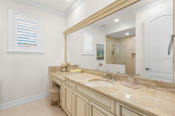 Bathroom, Dual Sink Vanities, Interior, Recessed Lighting