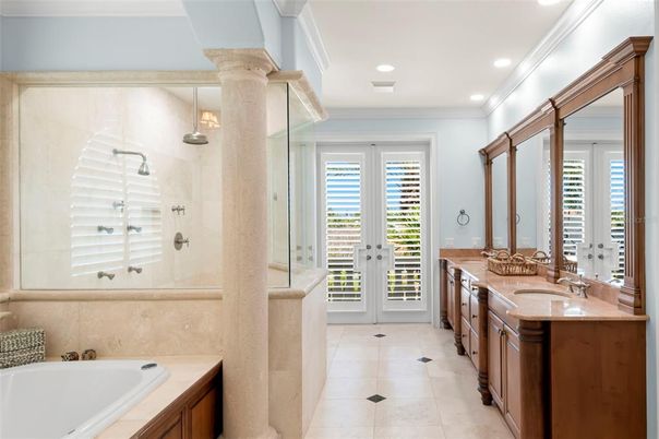 Bathroom, Dual Sink Vanities, Interior, Recessed Lighting