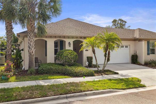 Attached, Exterior, Facade, Ranch