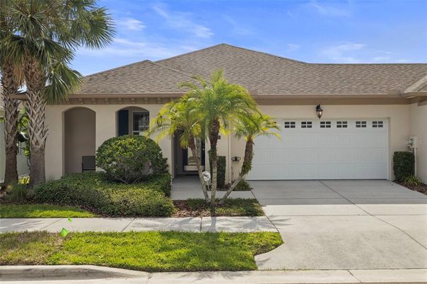 Attached, Exterior, Facade, Ranch