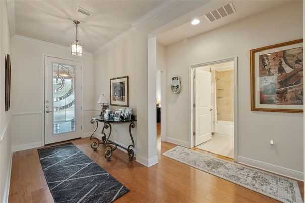 Interior, Pendant Lights, Recessed Lighting, Wood Texture Flooring