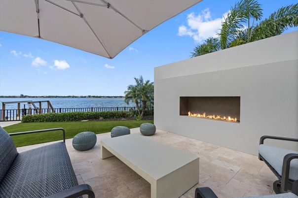 Exterior, Fireplace, Water