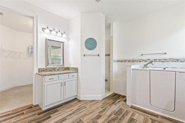 Bathroom, Interior, Washer, Wood Texture Flooring