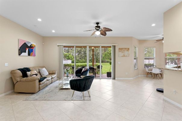 Dining room, Interior, Living room, Recessed Lighting