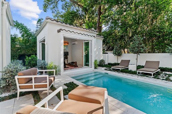 Exterior, Pool