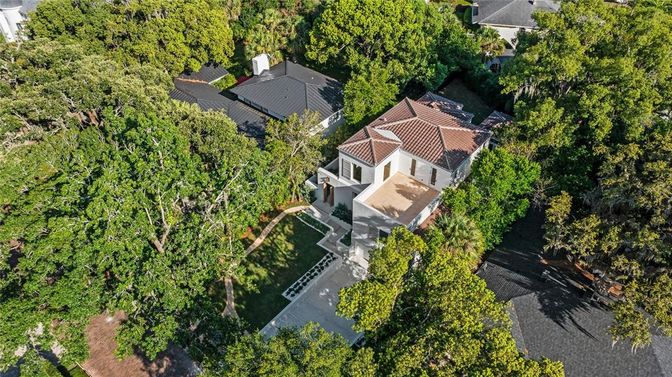 Exterior, Drone