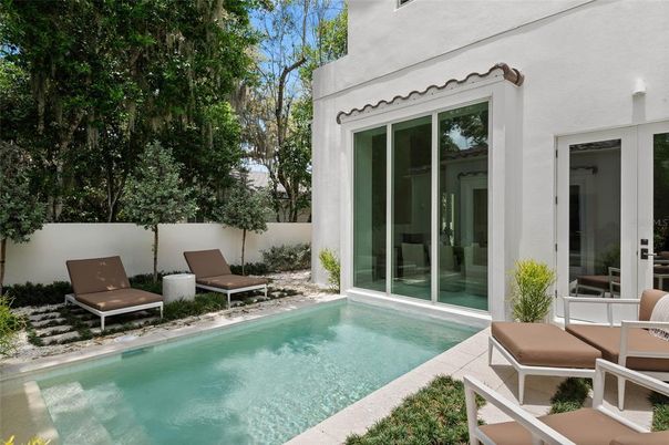 Exterior, Pool