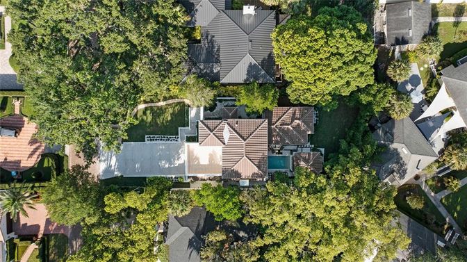Exterior, Drone